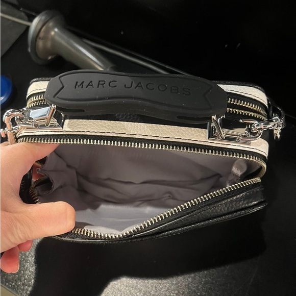 Marc Jacobs Betty Boop Black and White Crossbody Handbag - Picture 3 of 7